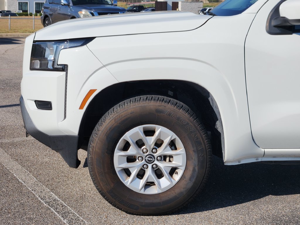 Used 2024 Nissan Frontier SV RWD image 6