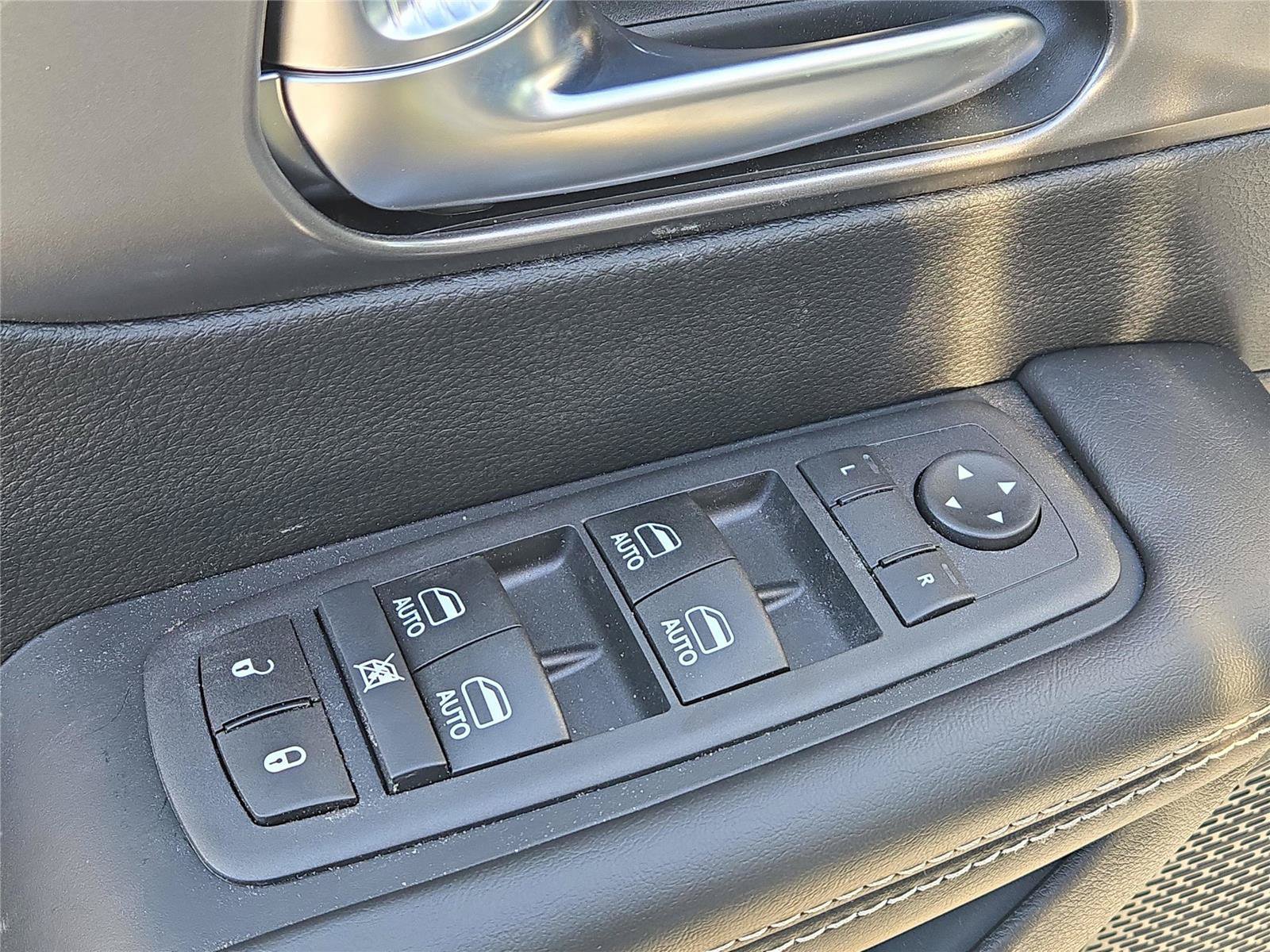 New 2026 Chrysler Pacifica Select w/ S Appearance Package FWD image 14