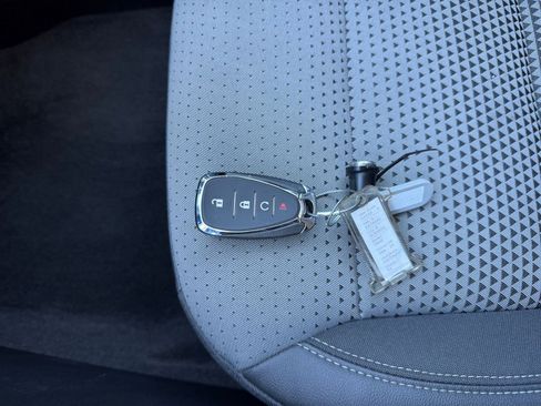 Used 2025 Chevrolet Trax LT image 20