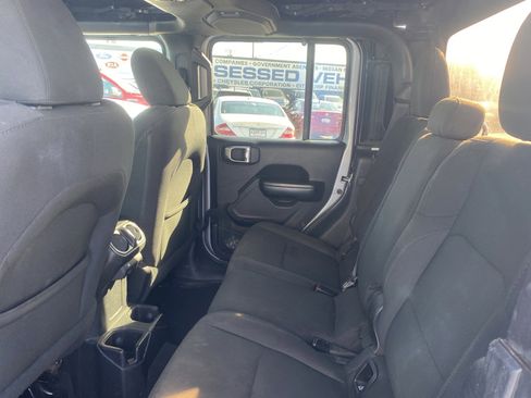 Used 2020 Jeep Gladiator Sport w/ Quick Order Package 24S image 19