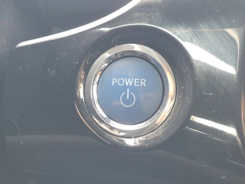 Used 2022 Toyota Prius L Eco image 18