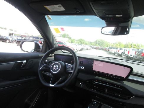 Used 2025 Buick Enclave Sport Touring FWD image 28
