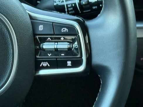 Used 2024 Kia Sorento S FWD image 31