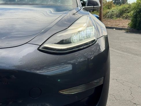 Used 2018 Tesla Model 3 Long Range AWD/4WD image 4