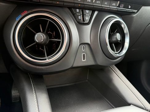Used 2025 Chevrolet Blazer LT AWD/4WD image 18