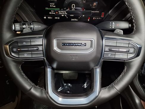 Certified 2025 GMC Yukon XL Denali AWD/4WD image 8