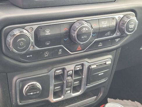 Used 2021 Jeep Wrangler Unlimited Sport AWD/4WD image 19