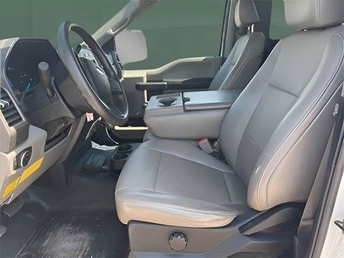 Used 2017 Ford F550 2WD Regular Cab Super Duty image 16