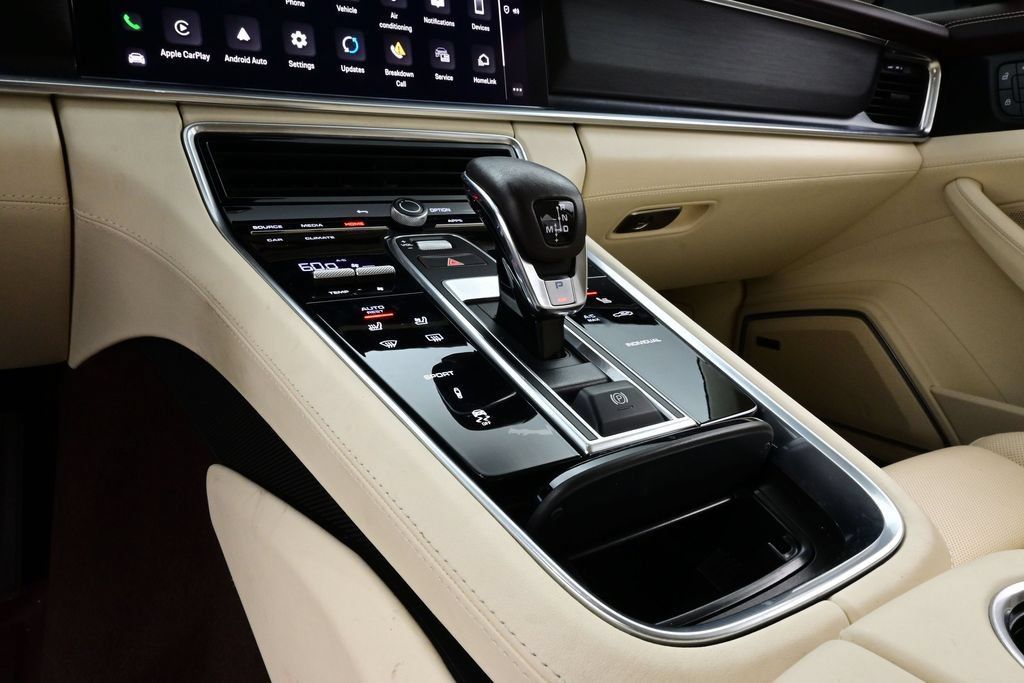 Certified 2023 Porsche Panamera 4 Platinum Edition AWD/4WD image 11