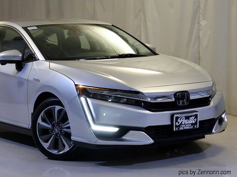 Used 2018 Honda Clarity Touring image 2