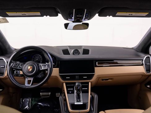 Used 2023 Porsche Cayenne Turbo S AWD/4WD image 11