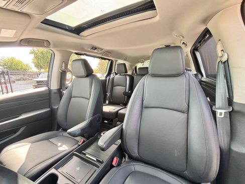 Used 2025 Honda Odyssey EX-L image 10