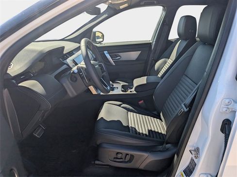 New 2025 Land Rover Discovery Sport Dynamic SE image 6
