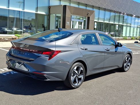 Certified 2023 Hyundai Elantra SEL w/ Convenience Package FWD image 6