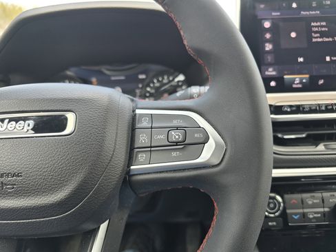 Used 2022 Jeep Compass Trailhawk AWD/4WD image 19