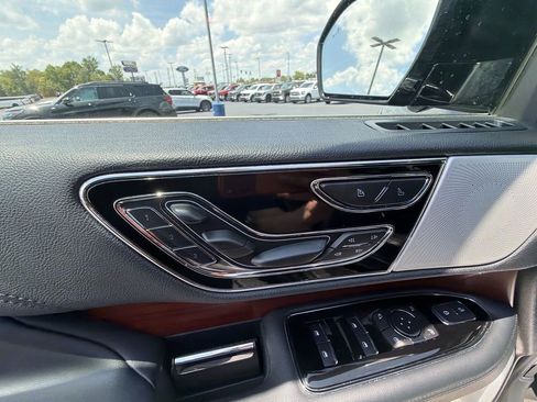 Used 2022 Lincoln Navigator L Reserve AWD/4WD image 18
