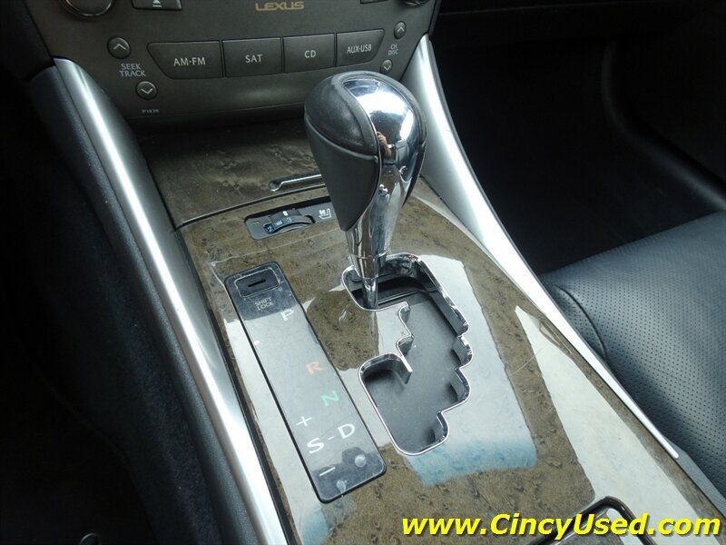 Used 2010 Lexus IS 250C w/ Luxury Pkg RWD image 17