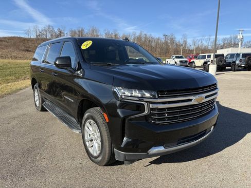 Used 2022 Chevrolet Suburban LT image 7