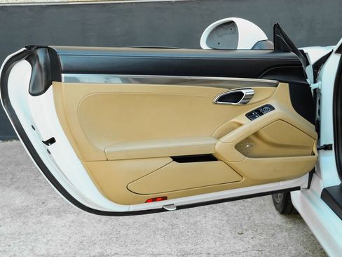 Used 2014 Porsche Cayman S image 37