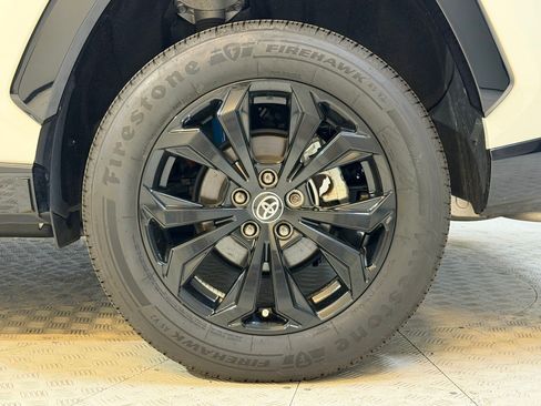 Used 2022 Toyota RAV4 XSE AWD/4WD image 12
