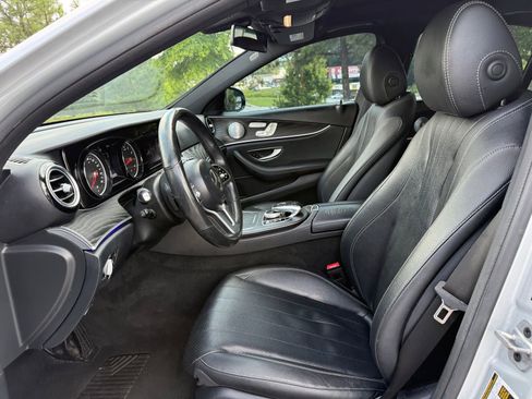 Used 2019 Mercedes-Benz E 300 4MATIC image 36