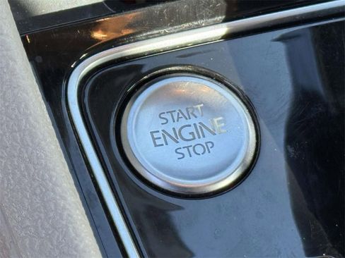 Used 2019 Volkswagen Passat 2.0T SE R-Line image 21