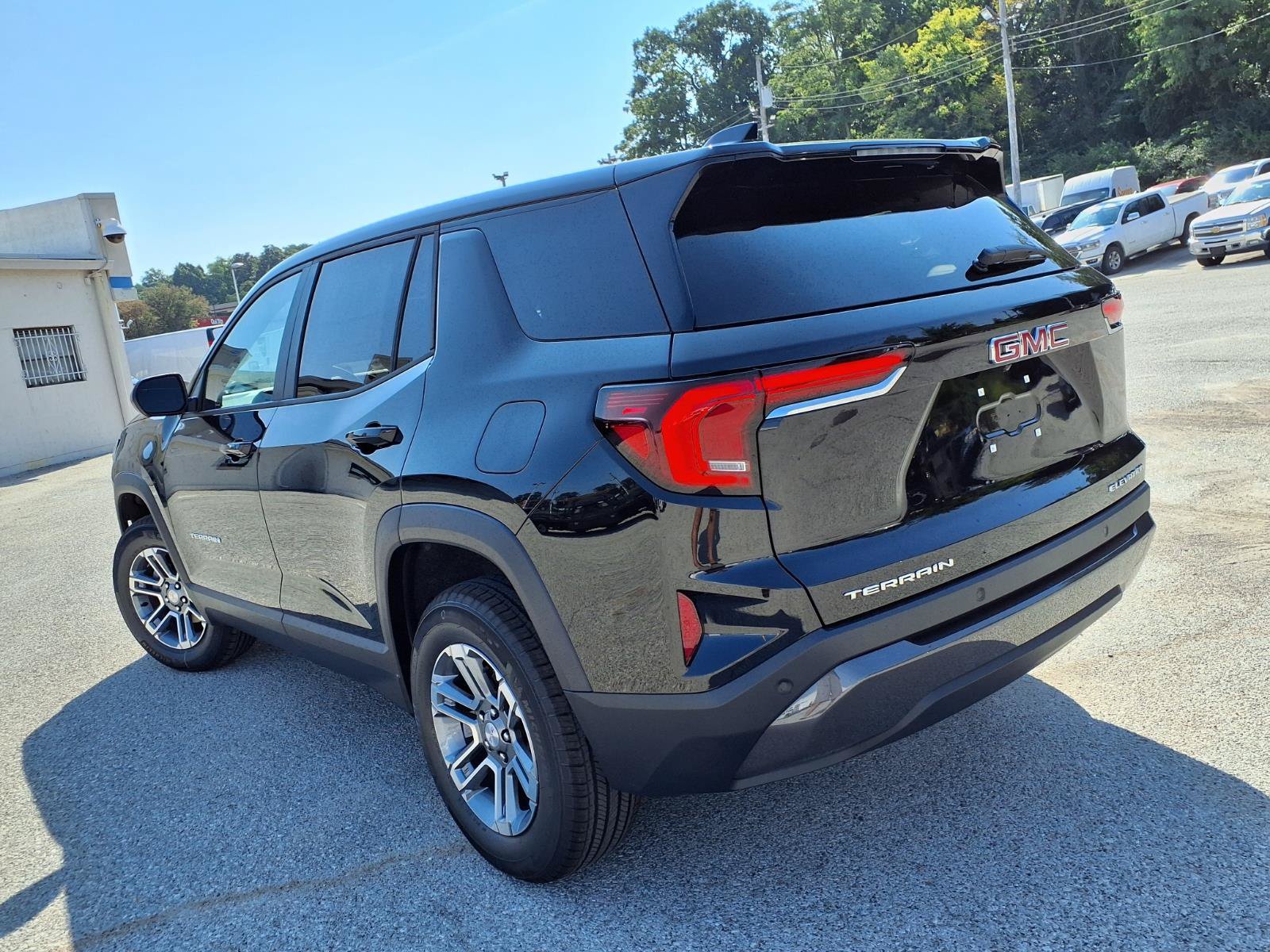 New 2027 GMC Terrain Elevation FWD image 20
