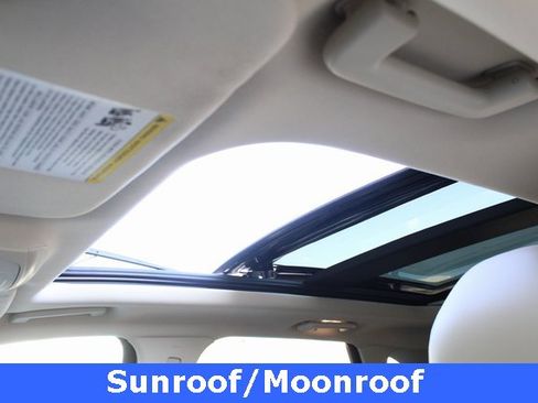 Used 2017 Ford Edge SEL w/ Equipment Group 201A image 5