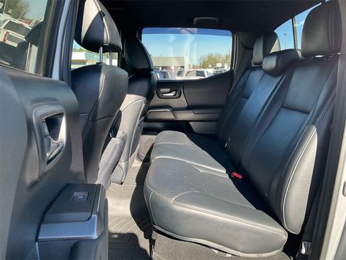 Used 2020 Toyota Tacoma TRD Sport image 14