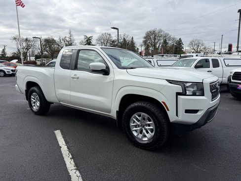 Used 2024 Nissan Frontier SV w/ Technology Package image 7