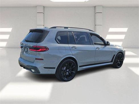 Used 2026 BMW X7 xDrive40i w/ M Sport Package image 5