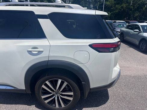Used 2023 Nissan Pathfinder Platinum AWD/4WD image 8