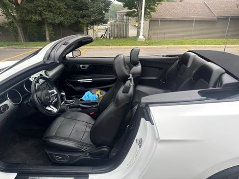 Used 2018 Ford Mustang Premium RWD image 13