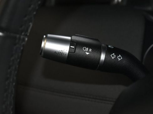 Used 2020 Land Rover Discovery Sport S image 25