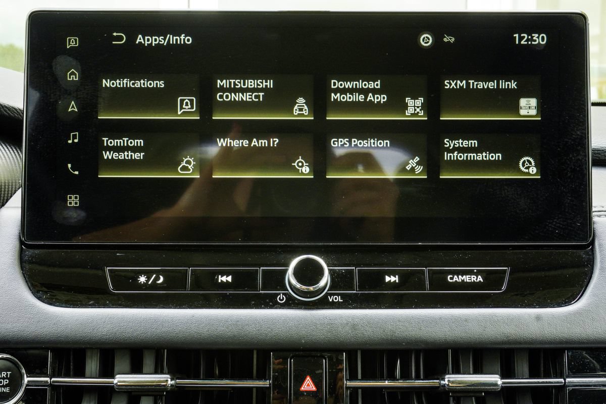 Used 2025 Mitsubishi Outlander SE AWD/4WD image 29