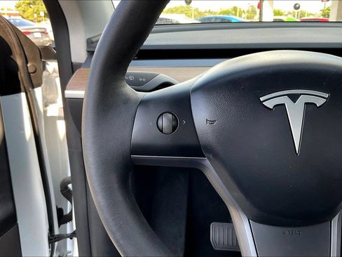 Used 2023 Tesla Model Y Long Range AWD/4WD image 8