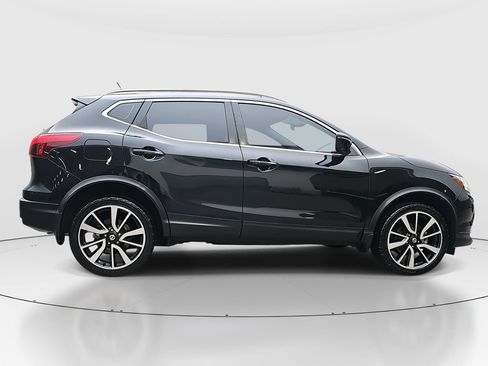 Used 2018 Nissan Rogue Sport SL image 4