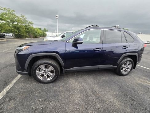 Used 2022 Toyota RAV4 XLE AWD/4WD image 4