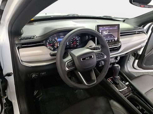 Certified 2024 Jeep Compass Limited AWD/4WD image 17