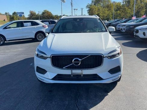 Used 2021 Volvo XC60 T5 Momentum w/ Climate Package image 9