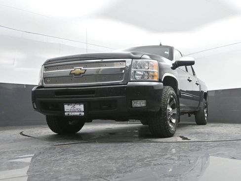 Used 2010 Chevrolet Silverado 1500 LTZ w/ Convenience Package image 40