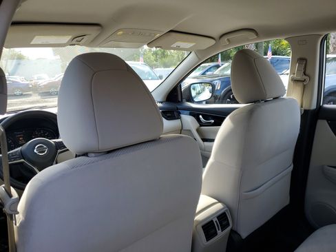 Used 2018 Nissan Rogue Sport SV image 13