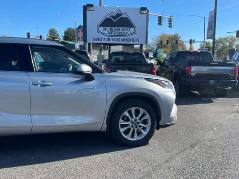Used 2020 Toyota Highlander Limited AWD/4WD image 3