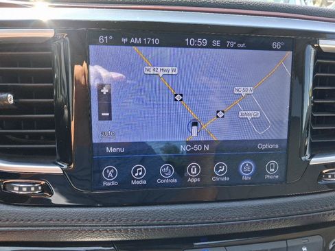 Used 2017 Chrysler Pacifica Limited w/ UConnect Theater Package FWD image 11