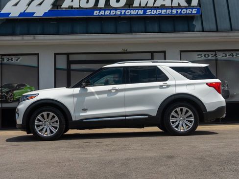 Used 2021 Ford Explorer King Ranch w/ Premium Technology Package image 9
