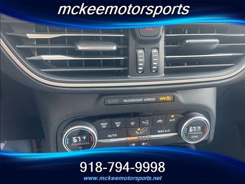 Used 2021 Ford Escape SE image 13