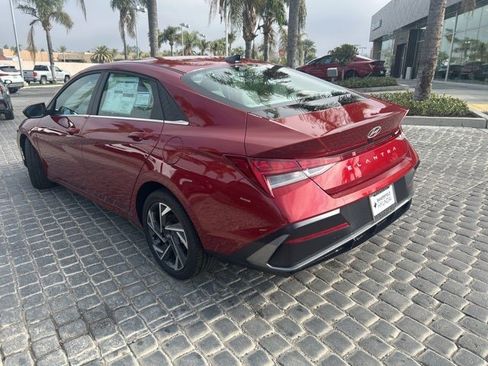 New 2025 Hyundai Elantra SEL image 3