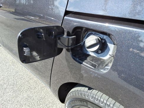 Used 2021 Kia Sedona LX image 12