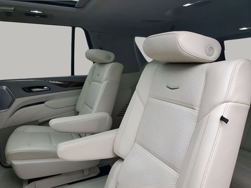 Used 2024 Cadillac Escalade Sport Platinum image 19