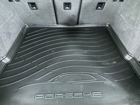 Used 2023 Porsche Macan image 33